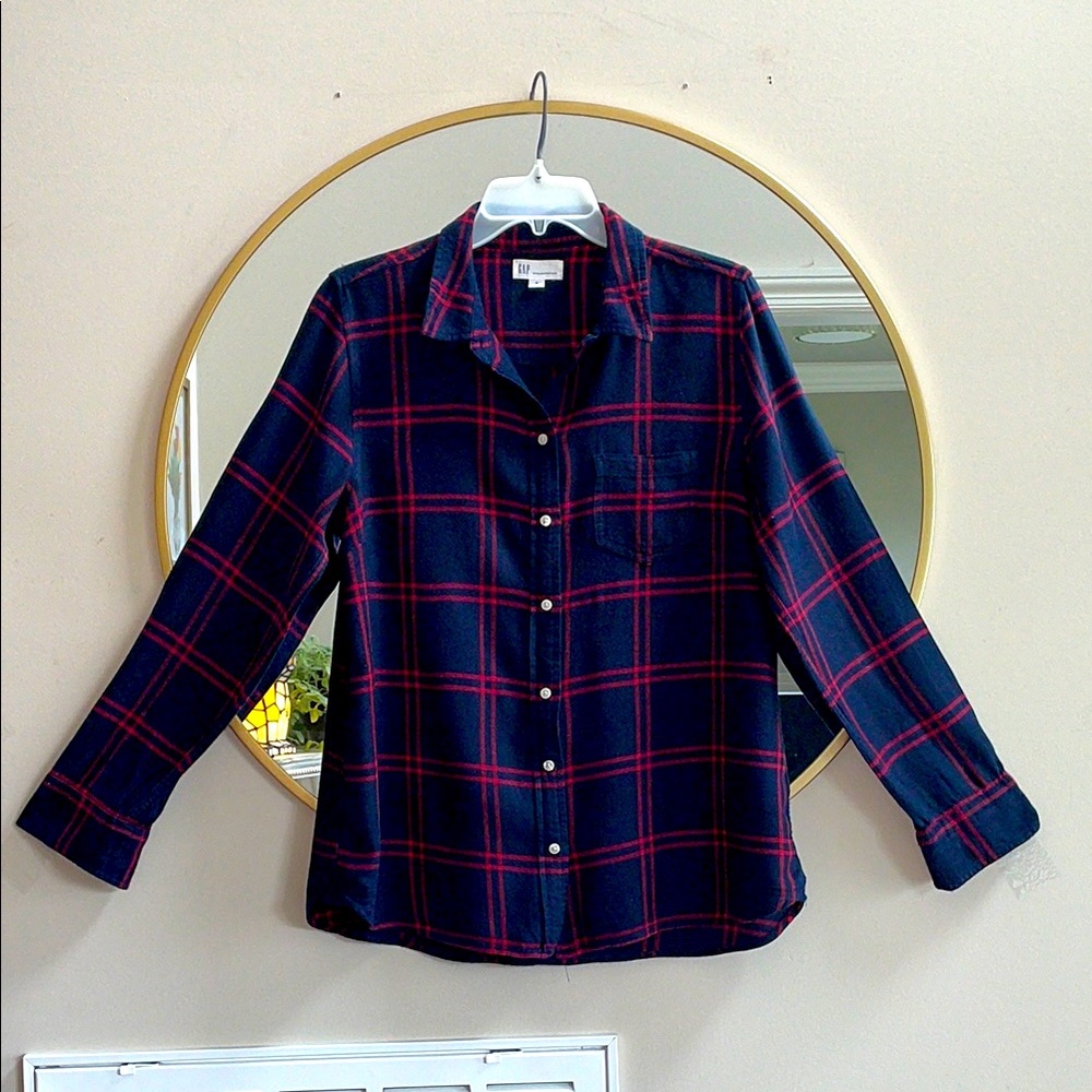 GAP Fitted Boyfriend Shirt Navy & Red